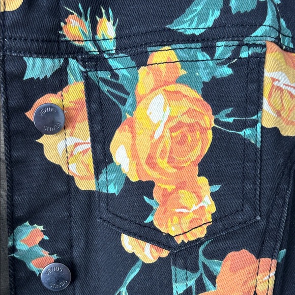 VENUS Black Cropped Jean Jacket with Yellow Rose Print and Green Leaves - Picture 3 of 12